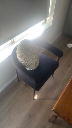 Black Sherpa chair