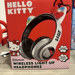 Hello kitty headphones