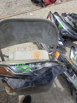 17-18 Toyota Corolla Headlights