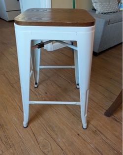 Set of 4 White Metal Stool with Wood Seat