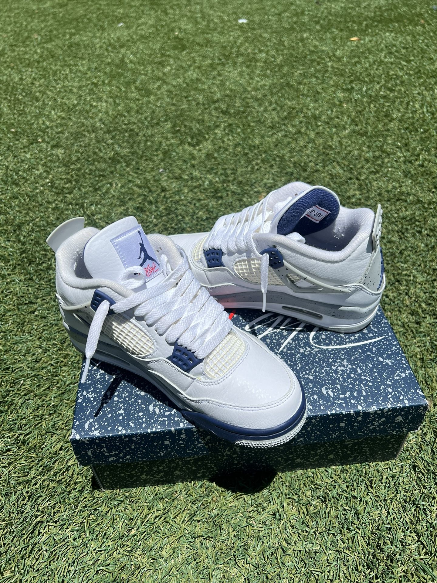 Air Jordan 4 Midnight Navy – Size 5.5M / 7W – Barely Worn w/ Box