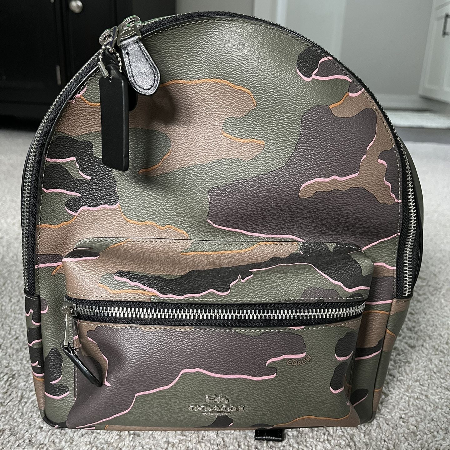 coach backpack fur Charter in Graphic : Clothing, Shoes & Jewelry Refined pebble leather Inside zip cell phone and multifunction pockets Laptop compartment with zip closure Zip closure recycled polyester lining Top handle with 2 drop Outside zip pockets Adjustable shoulder straps Fits a 12 (zip compartment) or 13 (main compartment) laptop 10 3/4 (L) x 14 (H) x 5 1/4 (W) Style No. Coach Tabby 12 in Shearling