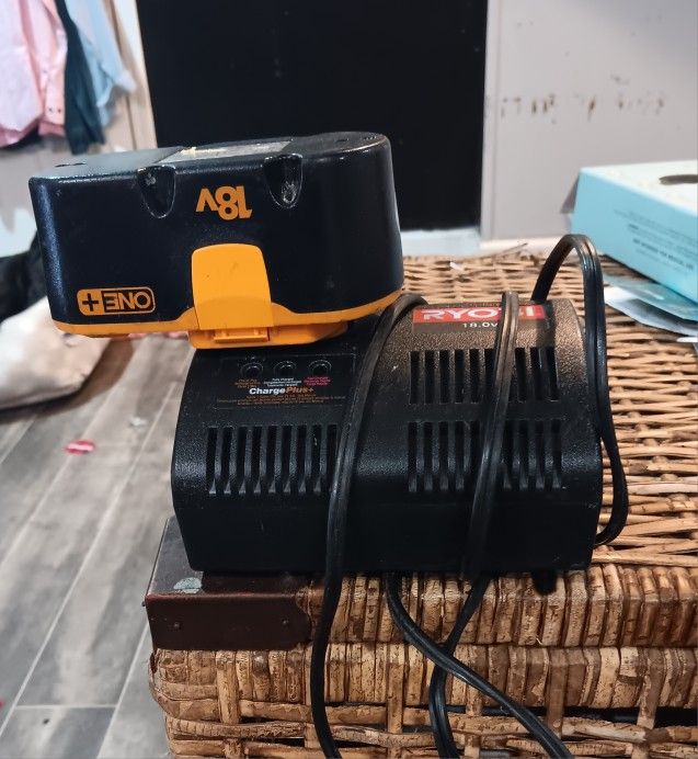 RYOBI BATTERY & CHARGER