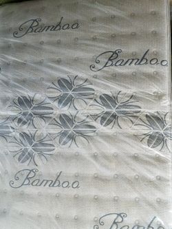 Bambu pillow top Queen Mattress New