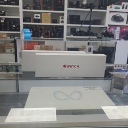 Apple Watch Series 9 45mm Red/Red Band