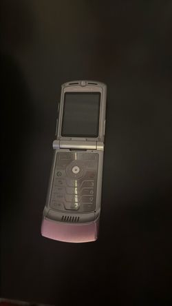 Retro Motorola RAZR V3m Flip Phone