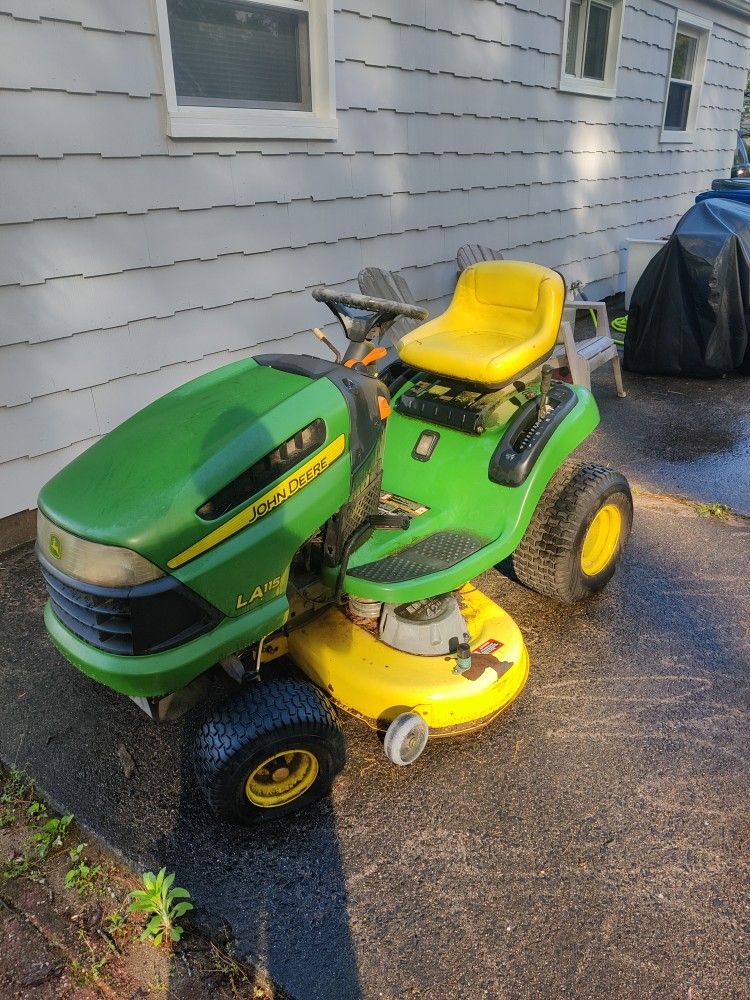 John Deere Mower lA115