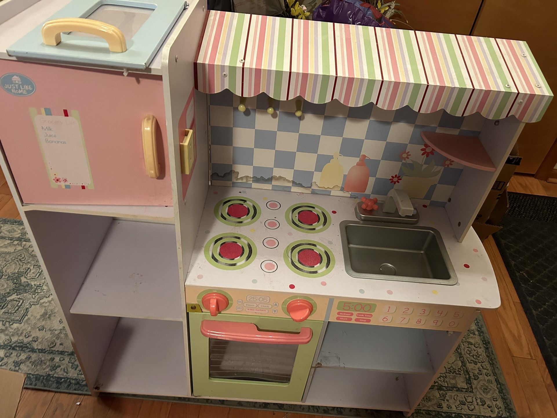 Kids Play Kitchen