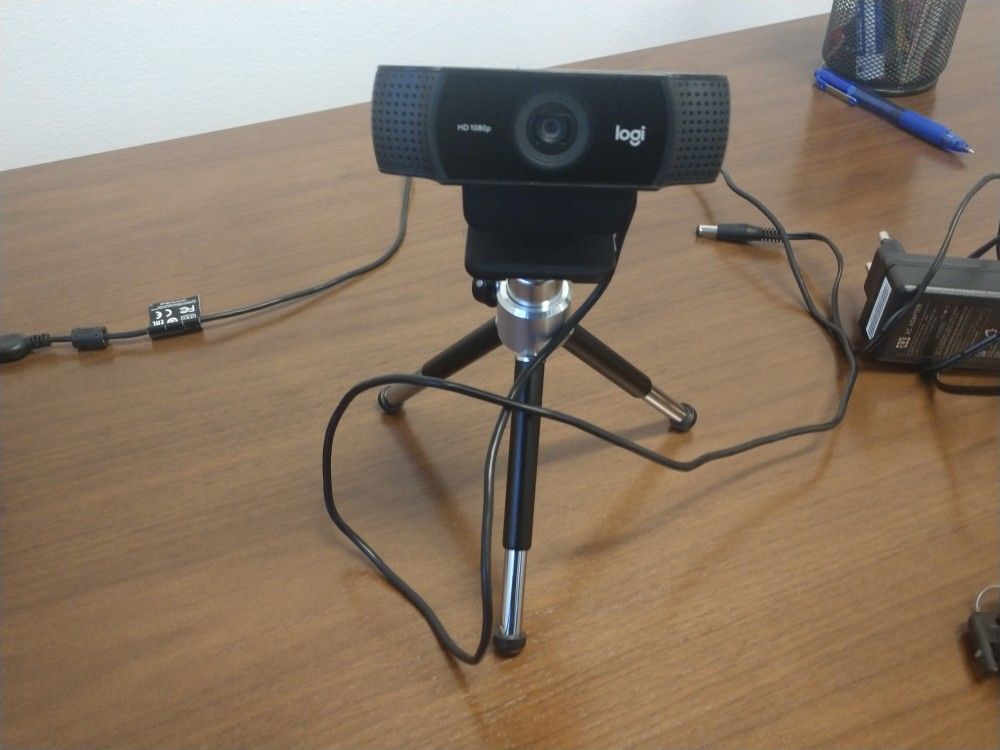Logitech HD Pro Webcam C920, Widescreen Video Calling and Recording, 1080p Camera, Desktop or Laptop Webcam