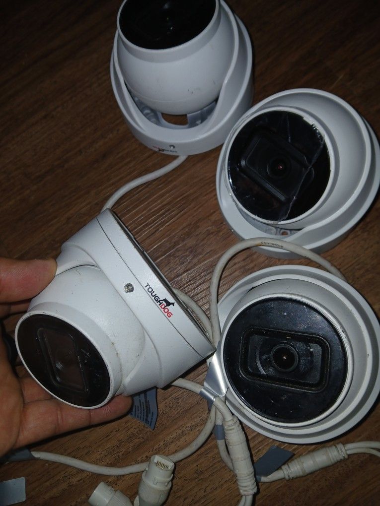 4 Tough Dog HD INDOOR/OUTDOOR CAMERA