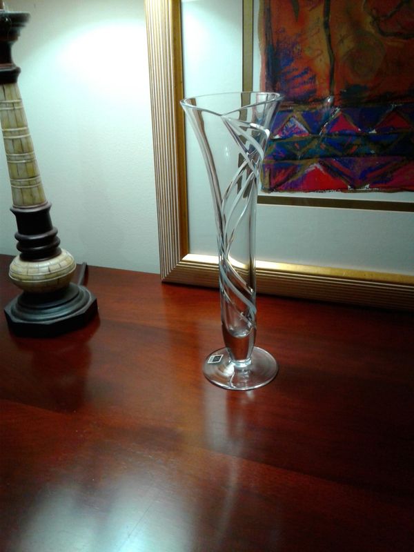 Brand New 12 Signed Miller Rogaska Crystal Pedestal Vase For Sale