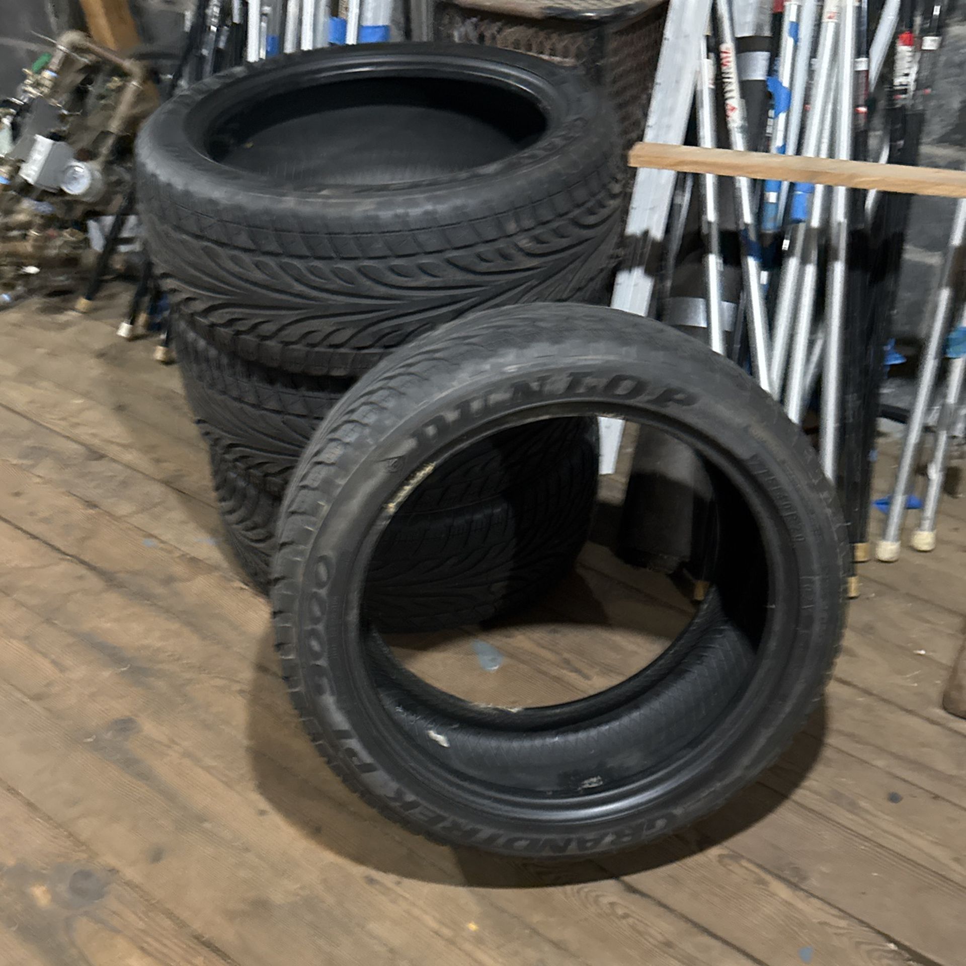 Dunlop 9000 275/40r/20. Low Profile