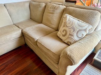 ASHLEY FURNITURE 3-PIECE SECTIONAL SOFA W/ PILLOWS INCLUDED