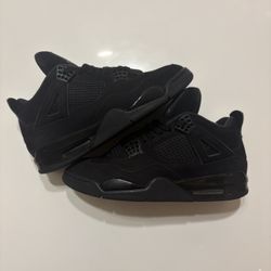 Black Cat Jordan 4 