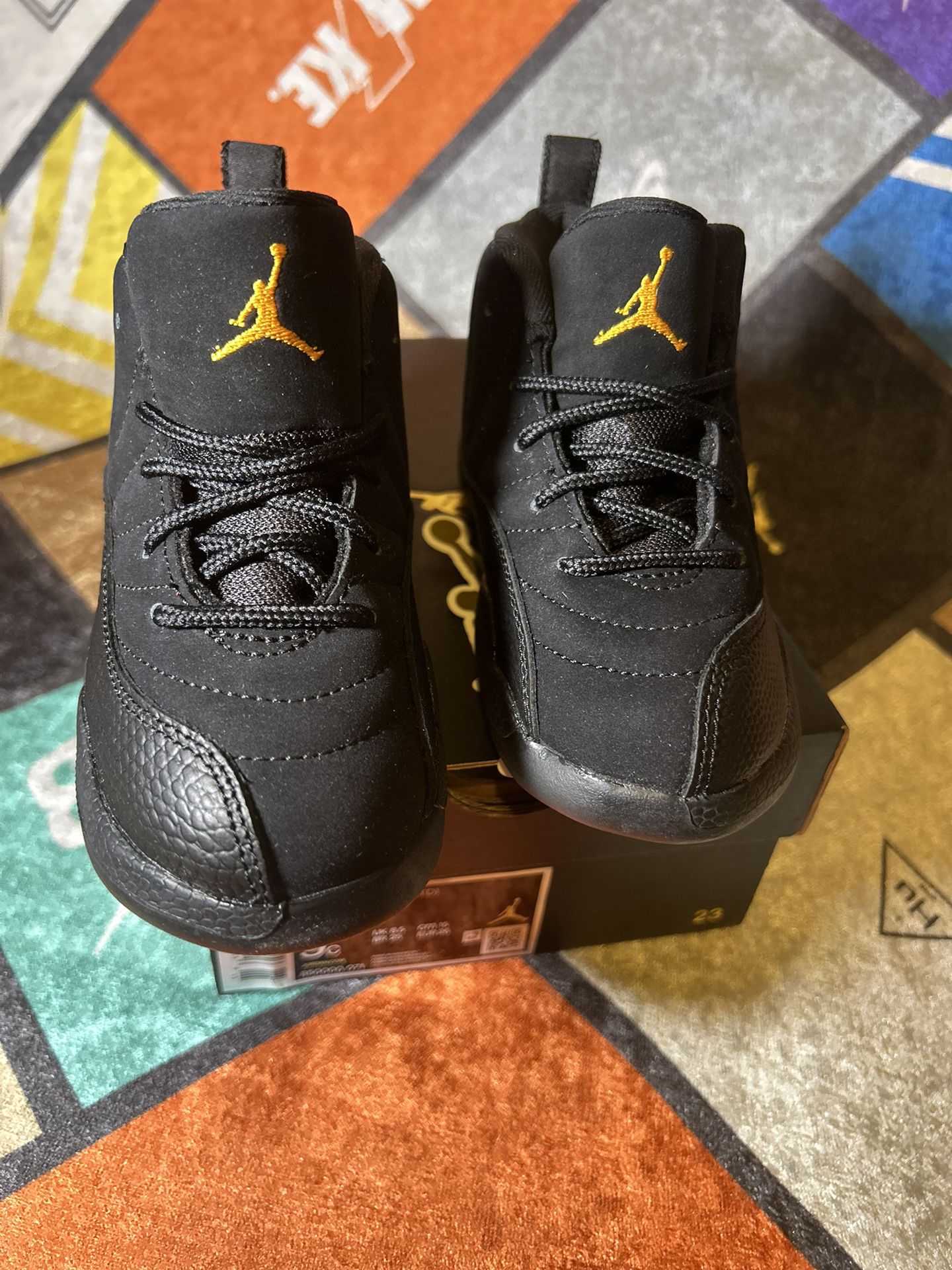 (NEW) Jordan 12 Retro Size: 9c