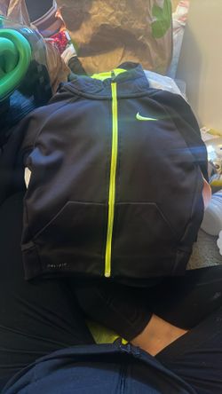 Nike Boys Black Jacket Size 5
