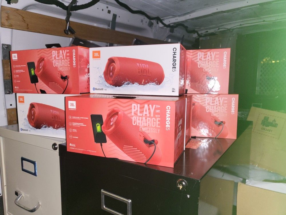 JBL Charge 5