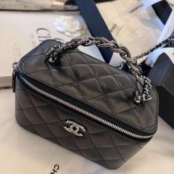Chanel 23k box bag