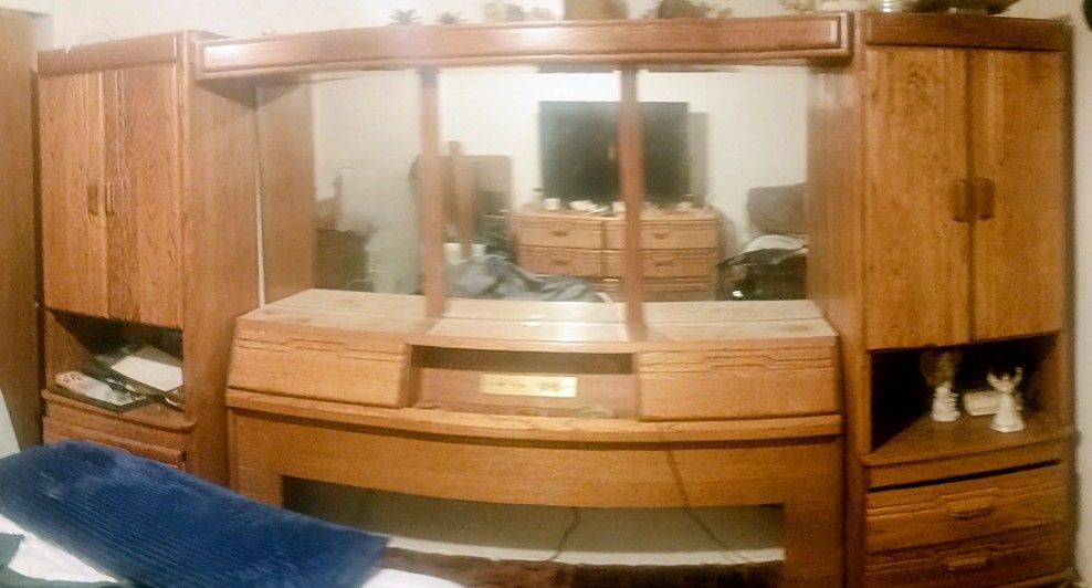 King Size Wooden Bedroom Set