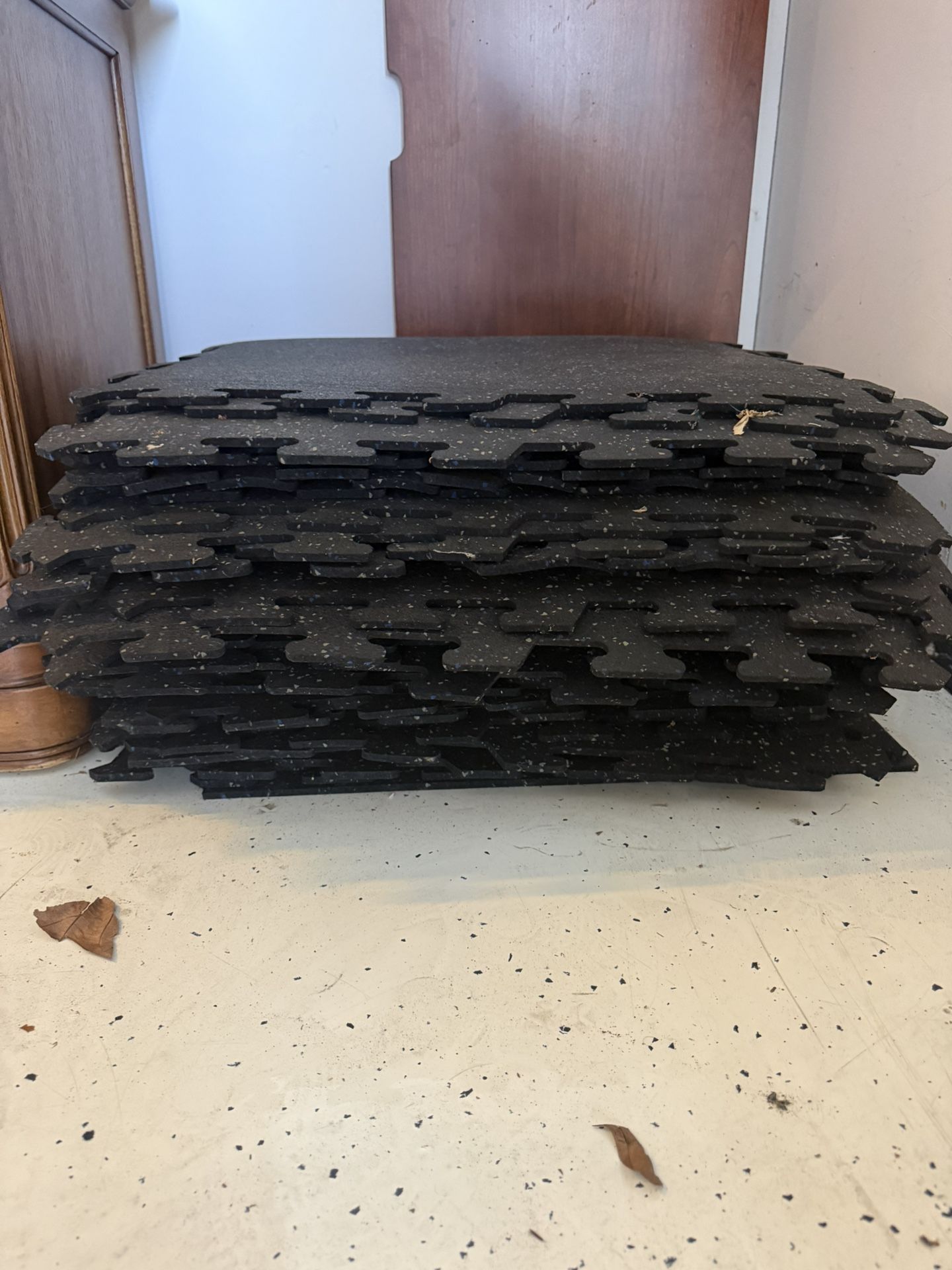 48 Connectable Gym Floor Mats