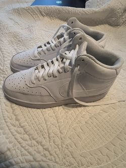 NIKE SHOES . I Do Not Have A Box For It. It’s A Size 10 In Women