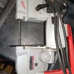 Milwaukee Heavy Duty Band Saw. Like New. 