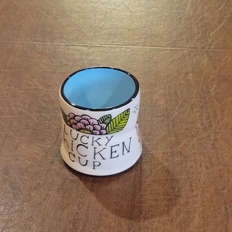 Vintage The Bowl Maker Lucky Chicken Cup Mug 2 7/8" tall. Perfect shape,
no chips or cracks. Display item.
It is 2 7/8"tall, weight 5oz plus shipping