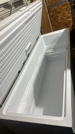 FRIGIDAIRE Chest Freezer 24.8 cu ft