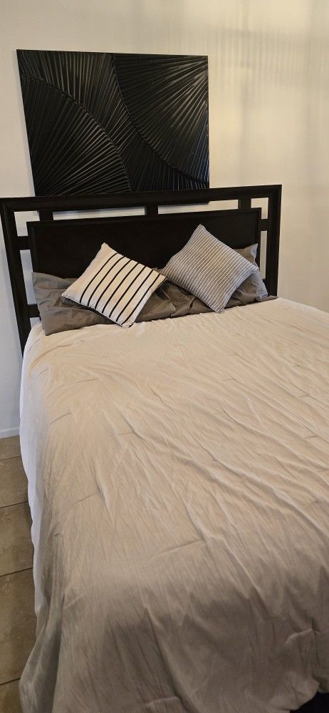 Queen Side Bed & Matress