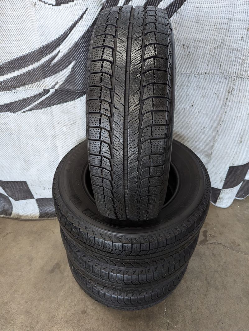 215/70R16 Set Of 4 Michelin X-Ice X12 Studless Winter Snow Tires 