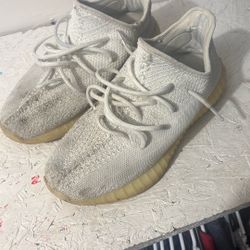 White Yeezy 350 8.5 men