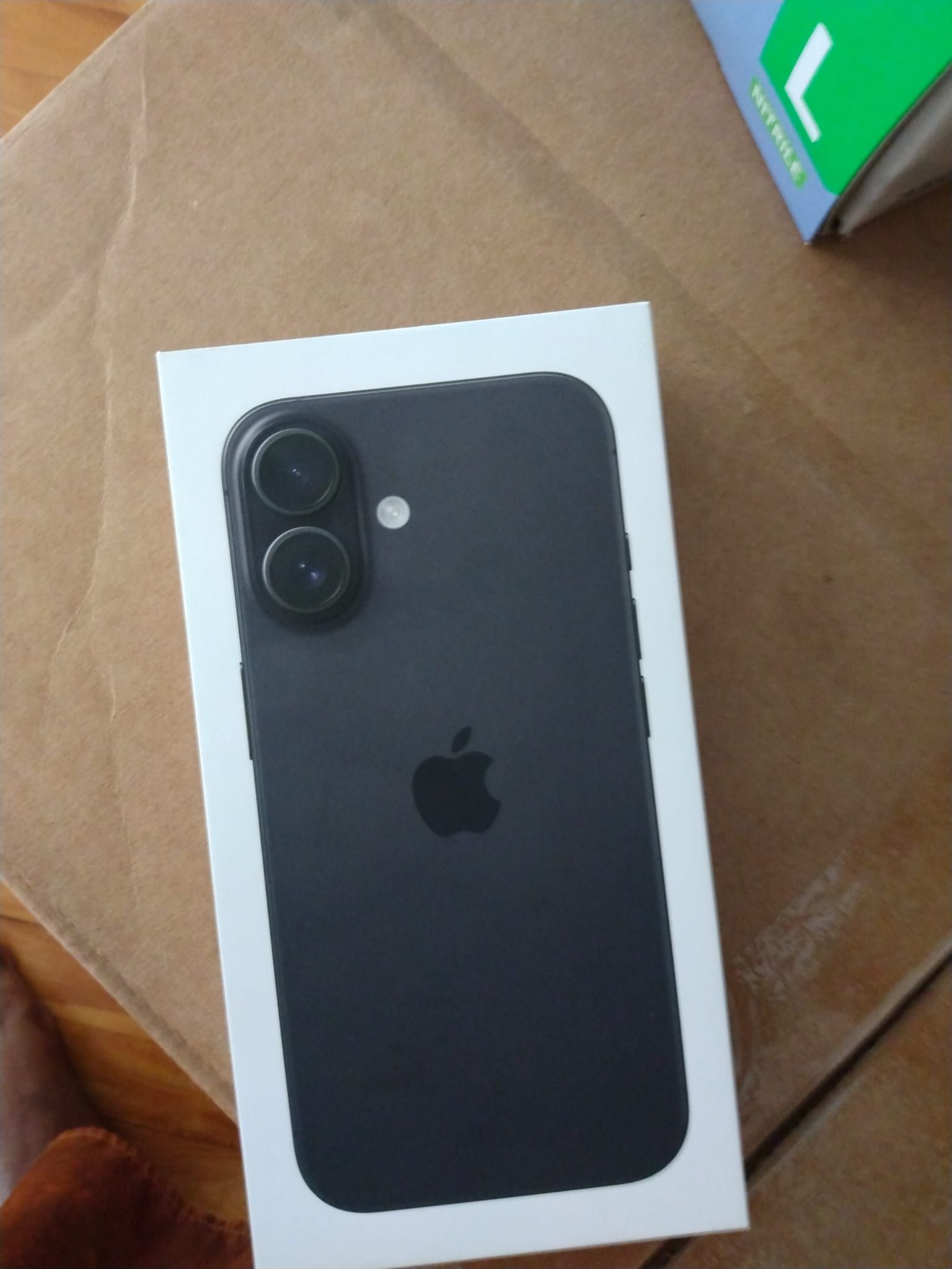iPhone 16