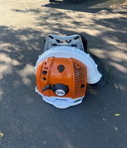 Stihl BR 700 Backpack Leaf Blower
