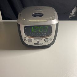 Magnavox: Alarm & Clock & Radio