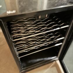 Magic Chef  Wine & Bevarage Cooler 