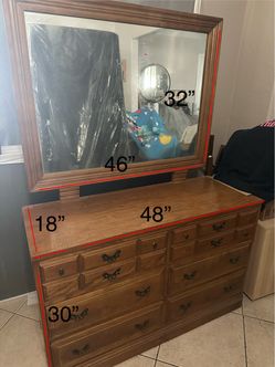 Dresser with Mirror / Drawer