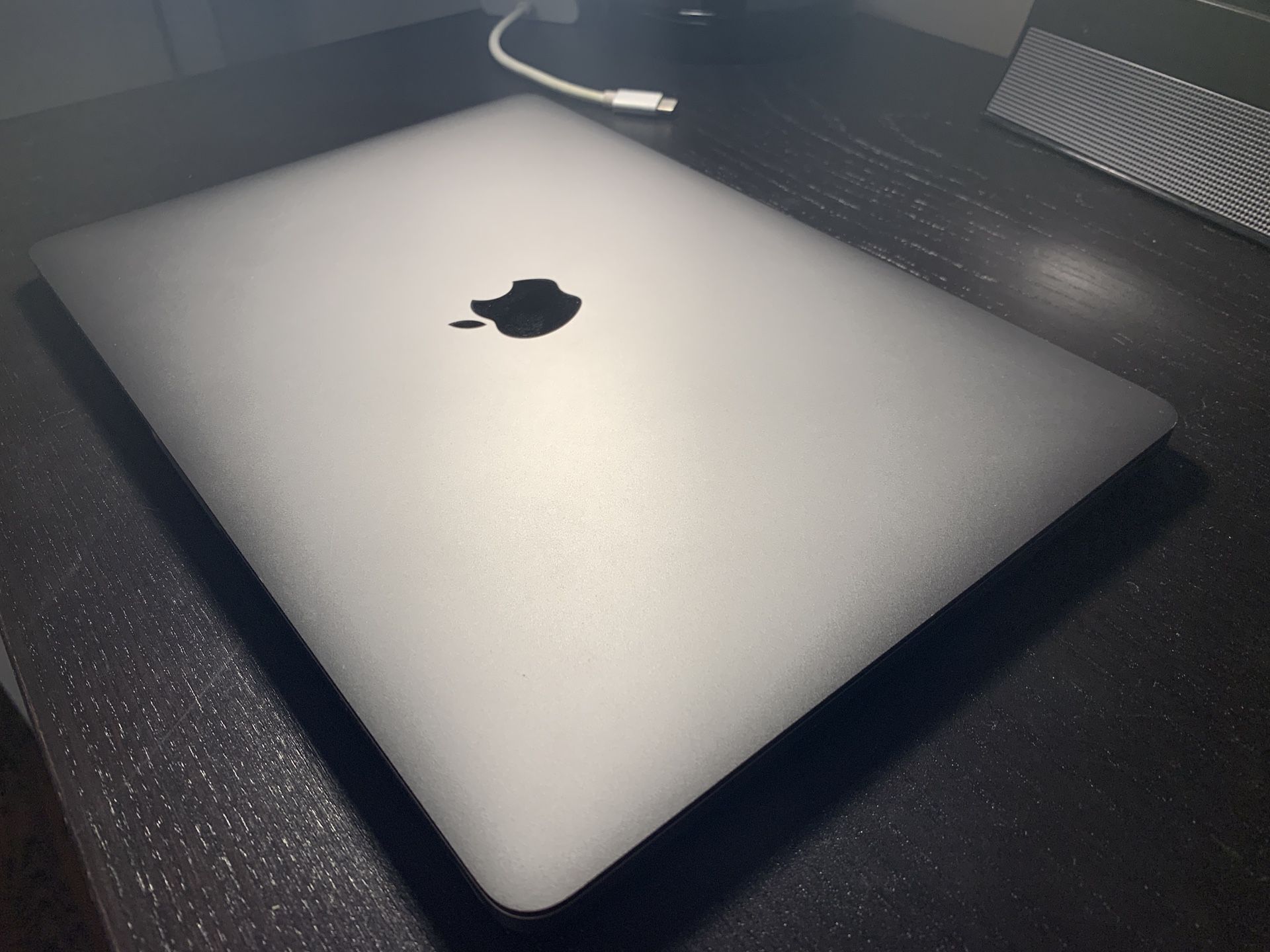 MacBook Pro 13inch 2017 ( i5 | 16gb Ram | 256GB )