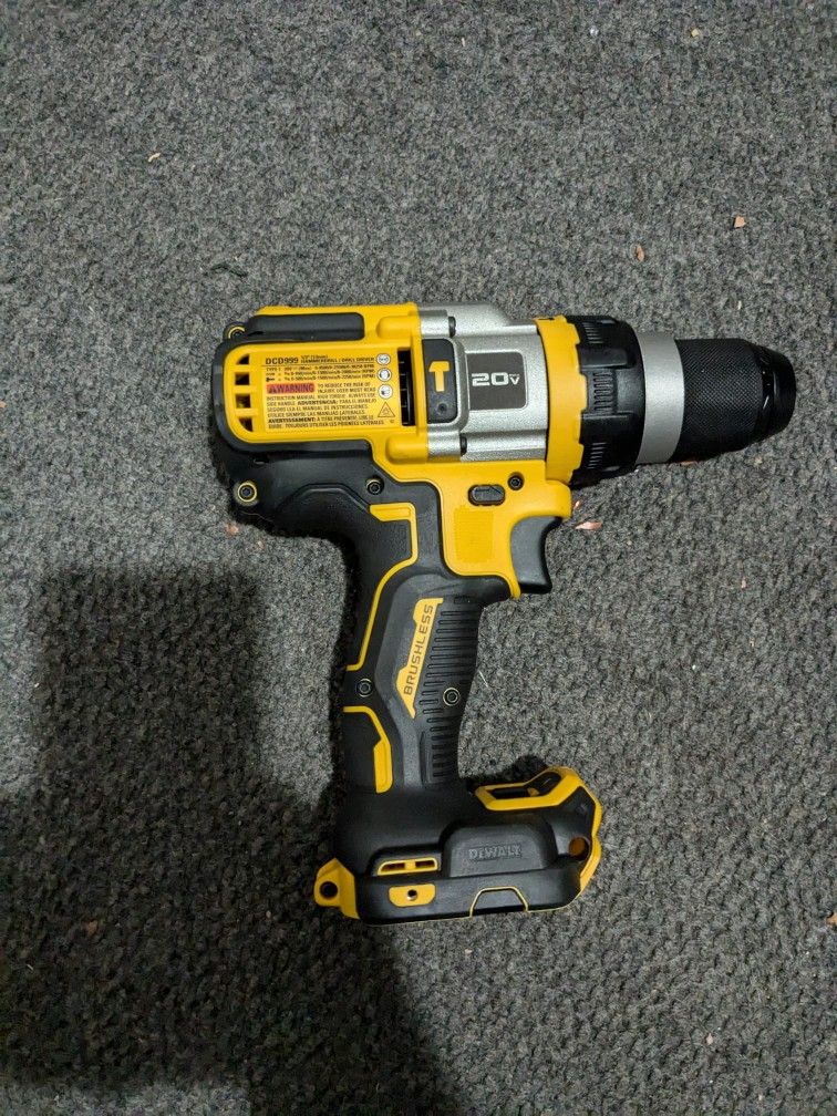 DEWALT DRILL