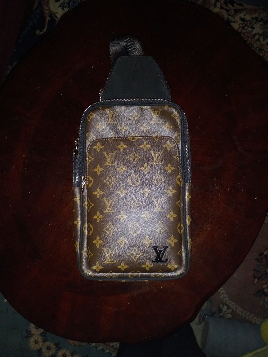 Louis Vuitton Avenue Handbag For Men