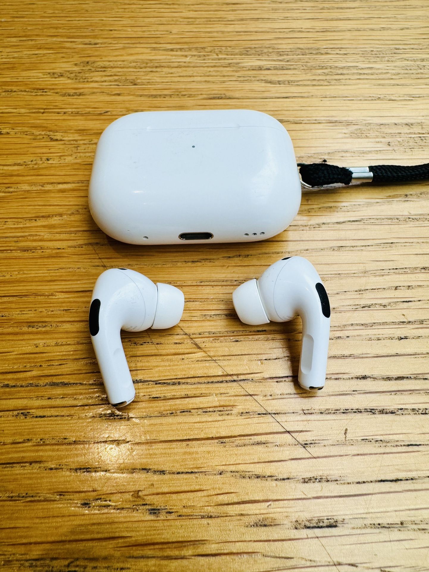 Apple Airpods Pro 2nd Generation With Magsafe Charging Case