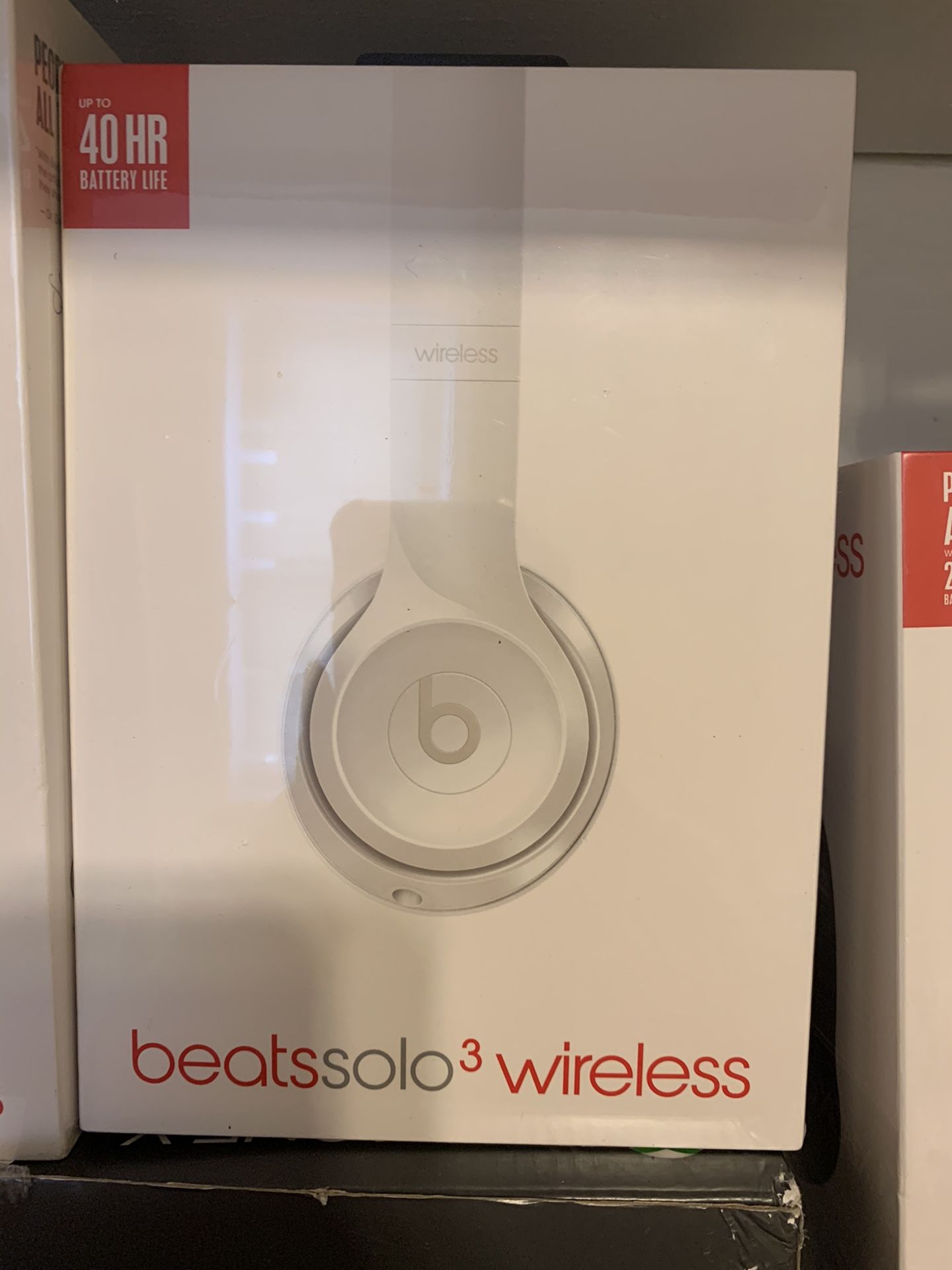Beats solo 3 wireless new