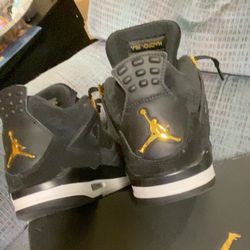 Jordan 4 Royalty