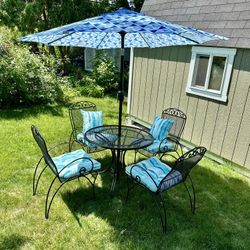 Heavy Duty Woodard Wrought Iron Patio Set In Excellent Condition, 36” Diameter Table With 4 Chairs, New Umbrella,  Cushions And Pillows