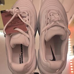 White Nike Air Max Fire Shoes Women’s Size 5 1/2