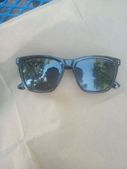 Foster grant sun glasses