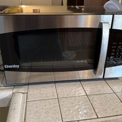 Danby microwave 