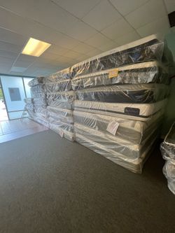 BLOW OUT SALE EVERYTHING 60% OFF. FINANCING AVAILABLE!!