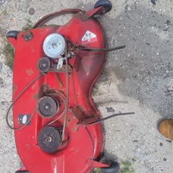 ((READ AD))((NEEDS welding))((46" Craftsman/husqvarna DECK)) riding Mower 
