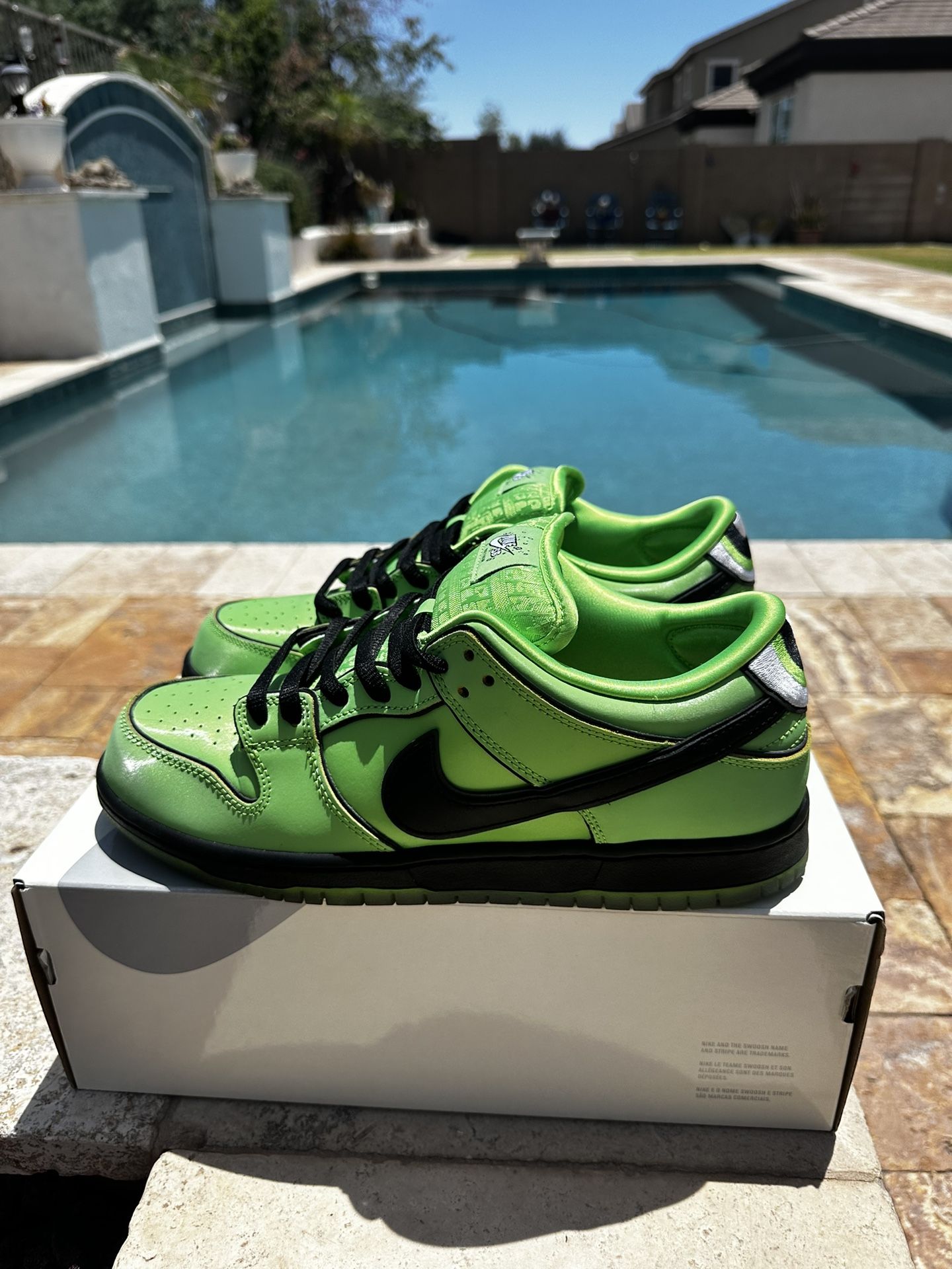 Pre Owned Nike SB Dunk Low Powerpuff girls Buttercup comes with box size 10 mens