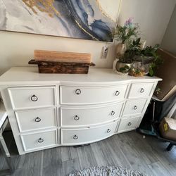 Rooms To-go White Dresser
